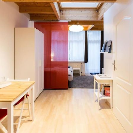 Apartment Wilhelmstr Fuer Bis Zu 3 Personen Brühl Екстериор снимка