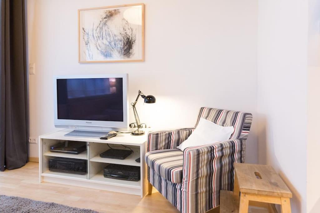 Apartment Wilhelmstr Fuer Bis Zu 3 Personen Brühl Екстериор снимка